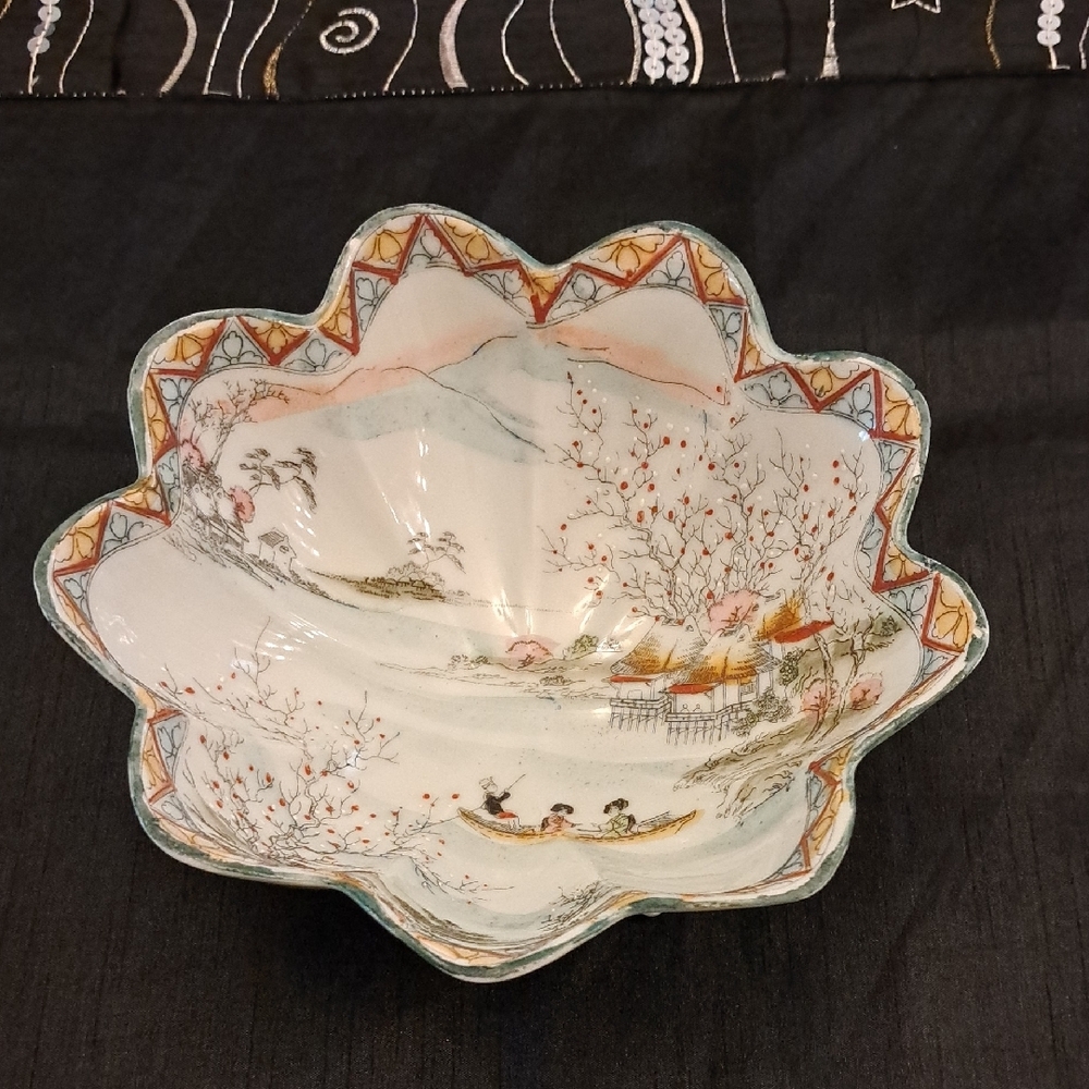 Royal Crown Kinran Nippon Japan footed porcelain bowl. 